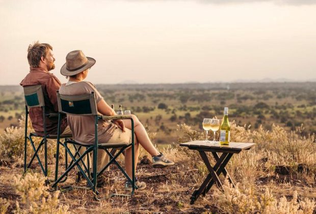sundowner-horizon-honeymoon-couple-768x602-1